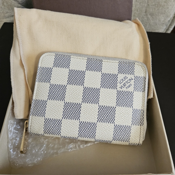 Louis Vuitton Handbags - Louis Vuitton Checkered Wallet